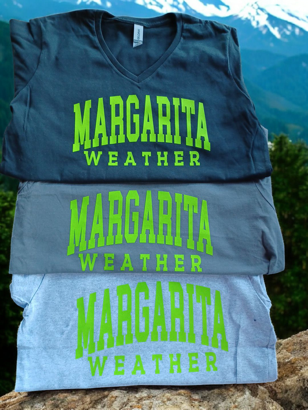 v-neck T