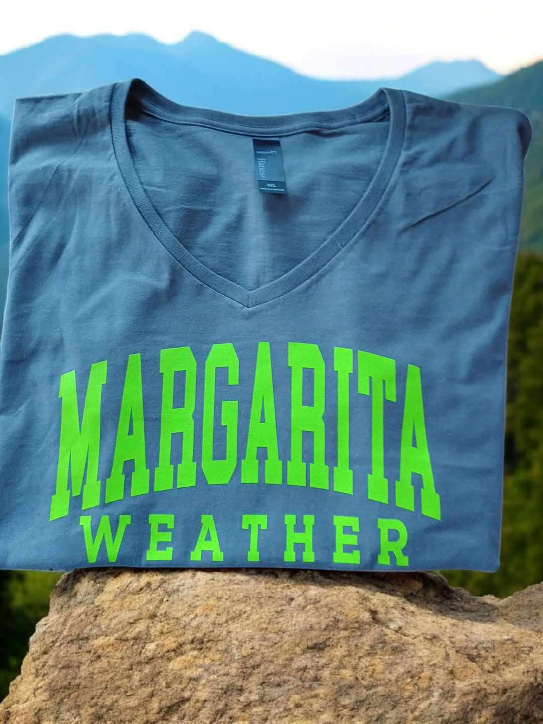 v-neck T